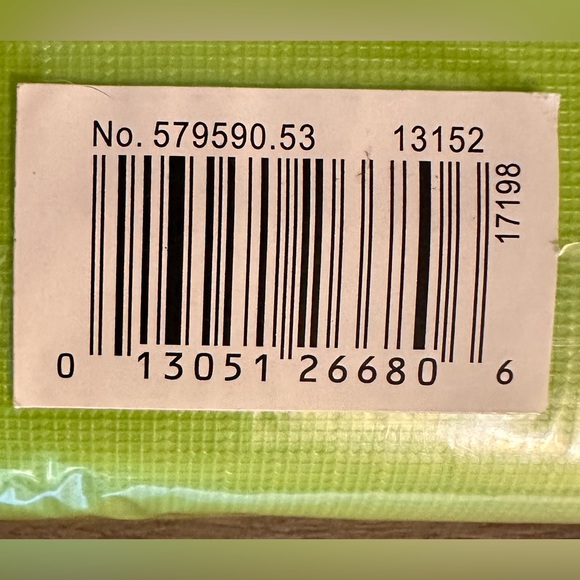 133. NWT Amscan Tablecloth - Flannel-backed Vinyl - Durable & Reusable - Picture 4 of 6